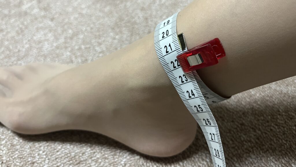 足首周りの計測（20~21cm）