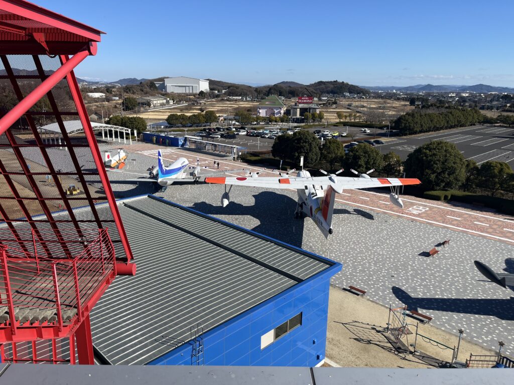 飛行機を上から見下ろせます